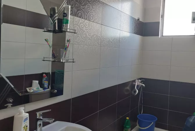 Shtepi me qera Apartament ne Tirane, 2+1, Mobilimi E mobiluar, Pagesa 55,000  Leke.