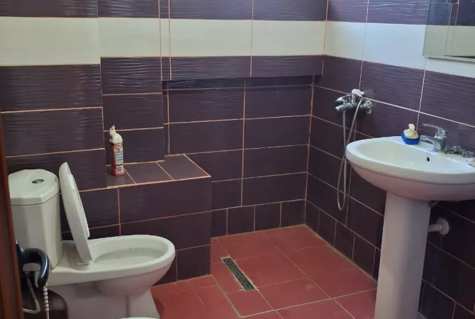 Shtepi me qera 2+1 ne Tirane - 50,000 Leke