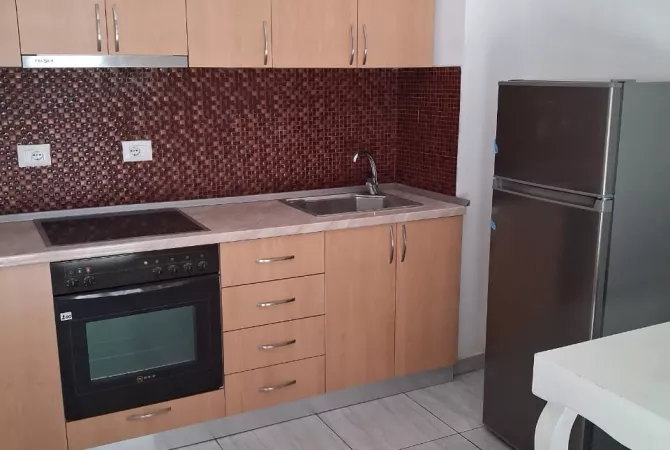 Shtepi me qera Apartament ne Tirane, 2+1, Mobilimi E mobiluar, Pagesa 50,000  Leke.