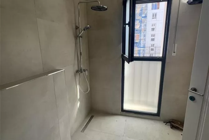 Shtepi me qera Apartament ne Tirane, 2+1, Mobilimi Bosh, pa mobiluar, Pagesa 800  Euro.