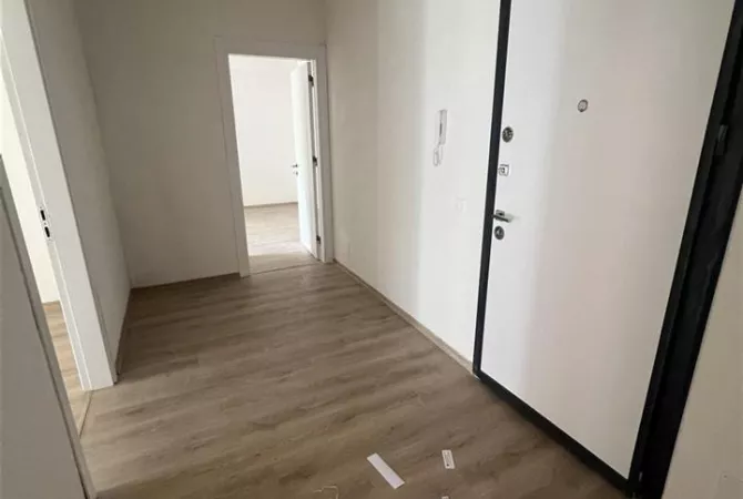 Shtepi me qera Apartament ne Tirane, 2+1, Mobilimi Bosh, pa mobiluar, Pagesa 800  Euro.