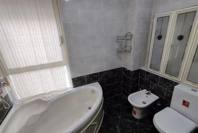 Shtepi me qera 2+1 ne Tirane - 750 Euro