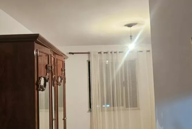 Shtepi ne shitje Apartament ne Tirane, 1+1, Mobilimi E mobiluar, Pagesa 100,000  Euro.