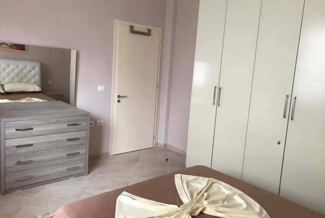 Shtepi me qera Apartament ne Tirane, 1+1, Mobilimi E mobiluar, Pagesa 37,000  Leke.