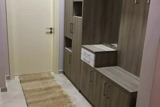Shtepi me qera 1+1 ne Tirane - 37,000 Leke