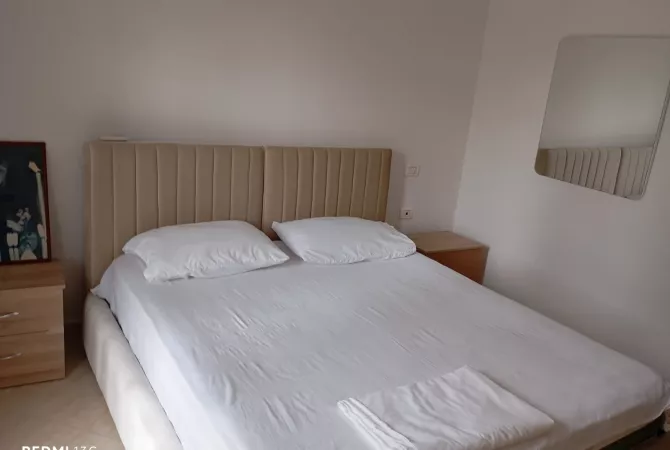 Shtepi me qera 2+1 ne Tirane - 40,000 Leke