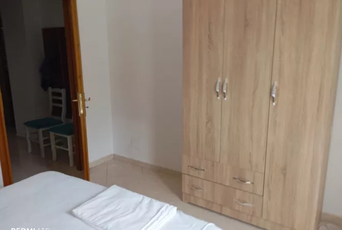 Shtepi me qera 2+1 ne Tirane - 40,000 Leke