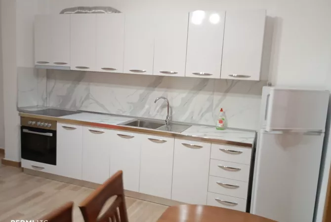 Shtepi me qera Apartament ne Tirane, 2+1, Mobilimi E mobiluar, Pagesa 40,000  Leke.