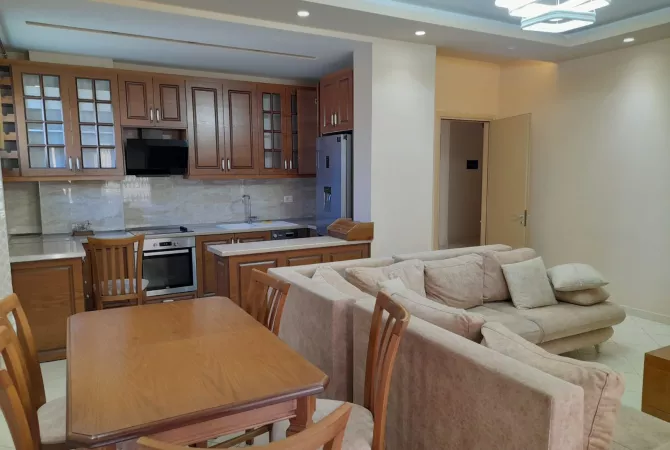 Shtepi me qera Apartament ne Tirane, 2+1, Mobilimi E mobiluar, Pagesa 500  Euro.