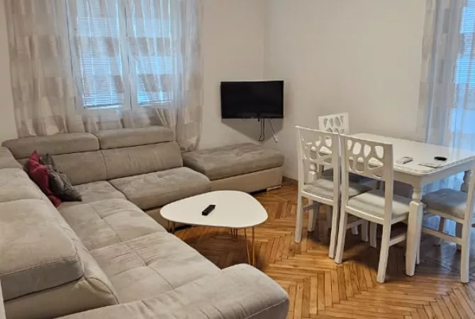 Shtepi me qera Apartament ne Tirane, 1+1, Mobilimi E mobiluar, Pagesa 50,000  Leke.