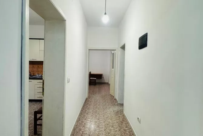 Shtepi me qera Apartament ne Tirane, 2+1, Mobilimi Bosh, pa mobiluar, Pagesa 60,000  Leke.