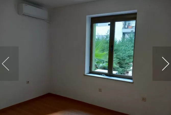 Shtepi me qera Apartament ne Tirane, 3+1, Mobilimi Bosh, pa mobiluar, Pagesa 600  Euro.