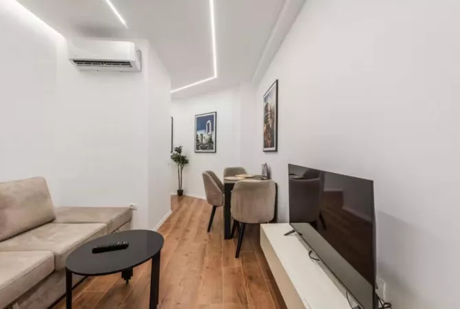 Shtepi me qera Apartament ne Tirane, 1+1, Mobilimi E mobiluar, Pagesa 700  Euro.