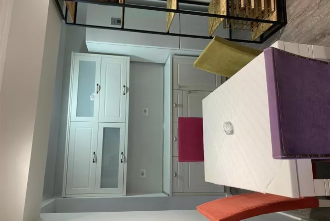 Shtepi me qera Apartament ne Tirane, 2+1, Mobilimi E mobiluar, Pagesa 55,000  Leke.