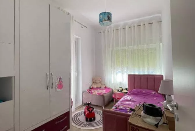 Shtepi me qera Apartament ne Tirane, 2+1, Mobilimi E mobiluar, Pagesa 50,000  Leke.