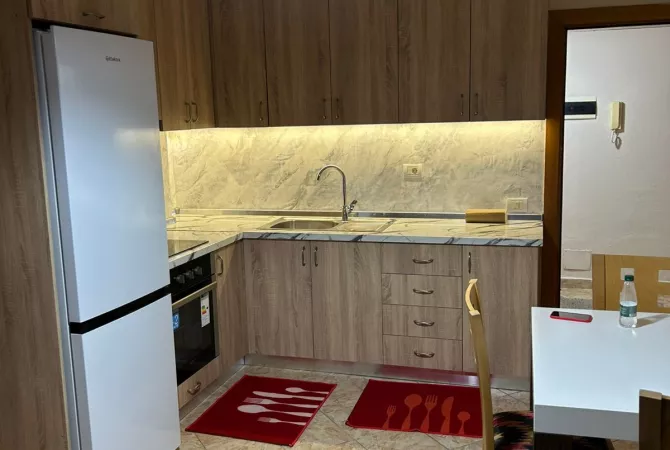Shtepi me qera 2+1 ne Tirane - 45,000 Leke