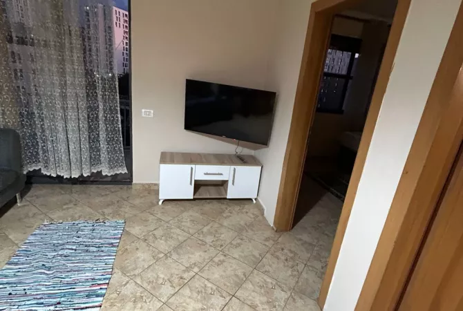 Shtepi me qera 2+1 ne Tirane - 45,000 Leke