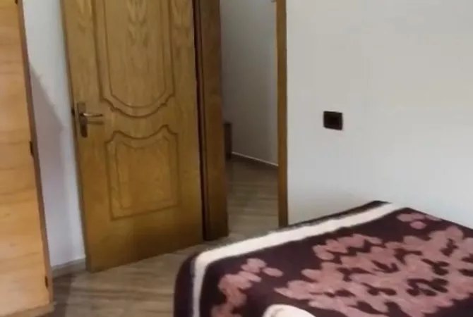 Shtepi me qera Apartament ne Tirane, 1+1, Mobilimi E mobiluar, Pagesa 40,000  Leke.