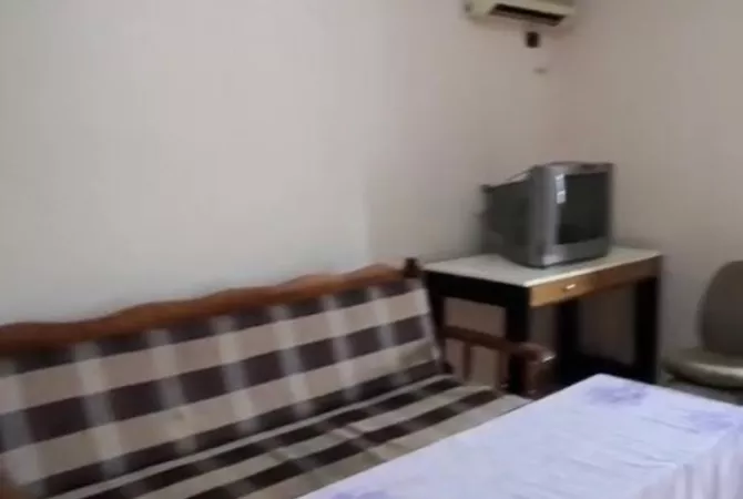 Shtepi me qera Apartament ne Tirane, 1+1, Mobilimi E mobiluar, Pagesa 40,000  Leke.