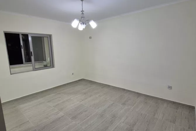 Shtepi me qera Apartament ne Tirane, 1+1, Mobilimi Bosh, pa mobiluar, Pagesa 40,000  Leke.