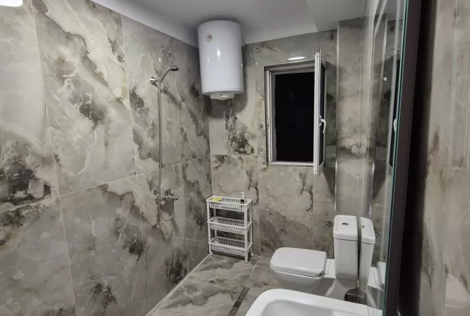 Shtepi me qera Apartament ne Tirane, 1+1, Mobilimi Bosh, pa mobiluar, Pagesa 40,000  Leke.