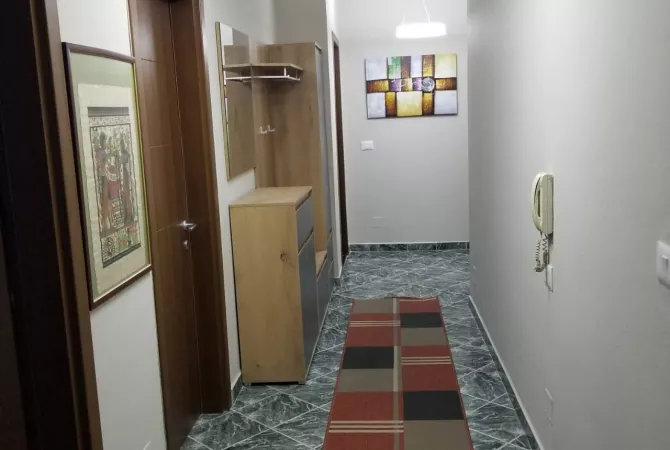 Shtepi me qera Apartament ne Tirane, 2+1, Mobilimi E mobiluar, Pagesa 60,000  Leke.