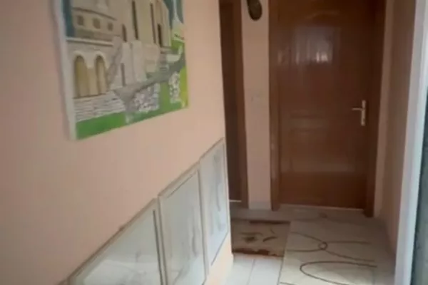 Shtepi me qera Apartament ne Tirane, 3+1, Mobilimi E mobiluar, Pagesa 55,000  Leke.