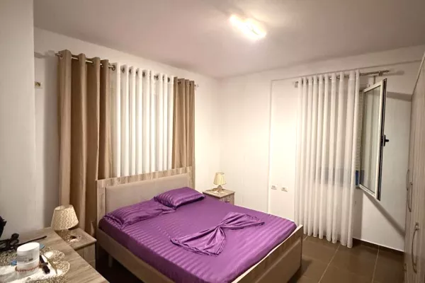 Shtepi me qera Apartament ne Tirane, 2+1, Mobilimi E mobiluar, Pagesa 600  Euro.
