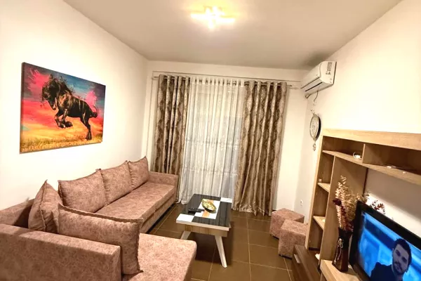 Shtepi me qera Apartament ne Tirane, 2+1, Mobilimi E mobiluar, Pagesa 600  Euro.