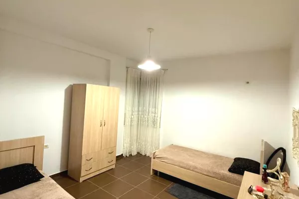 Shtepi me qera Apartament ne Tirane, 2+1, Mobilimi E mobiluar, Pagesa 600  Euro.
