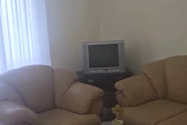 Shtepi me qera Apartament ne Tirane, 3+1, Mobilimi E mobiluar, Pagesa 65,000  Leke.