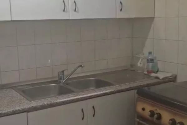 Shtepi me qera Apartament ne Tirane, 3+1, Mobilimi E mobiluar, Pagesa 65,000  Leke.