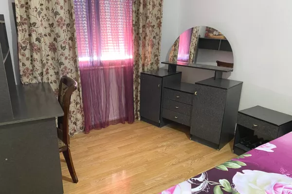 Shtepi me qera Apartament ne Tirane, 2+1, Mobilimi E mobiluar, Pagesa 600  Euro.