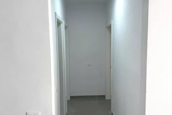Shtepi me qera Apartament ne Tirane, 2+1, Mobilimi E mobiluar, Pagesa 60,000  Leke.