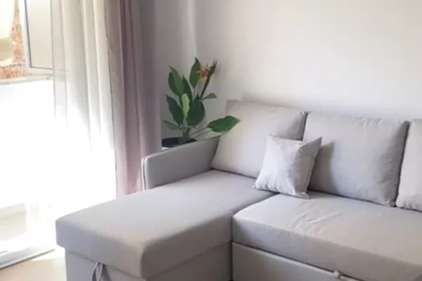 Shtepi me qera Apartament ne Tirane, 2+1, Mobilimi E mobiluar, Pagesa 700  Euro.