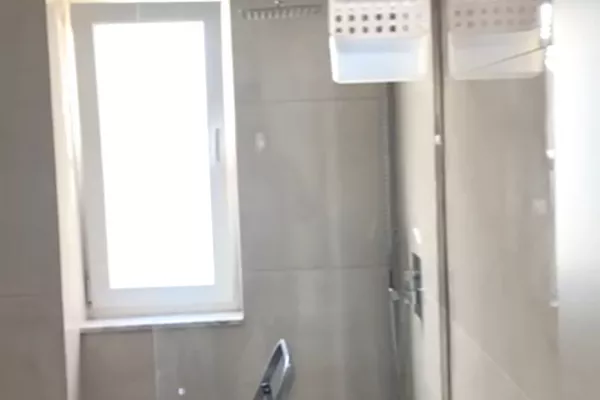 Shtepi me qera Apartament ne Tirane, 2+1, Mobilimi E mobiluar, Pagesa 700  Euro.