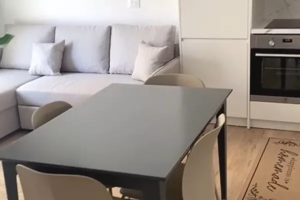 Shtepi me qera Apartament ne Tirane, 2+1, Mobilimi E mobiluar, Pagesa 700  Euro.