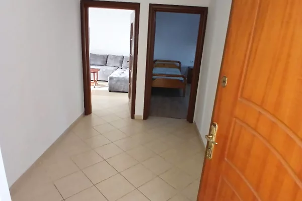 Shtepi me qera Apartament ne Tirane, 1+1, Mobilimi E mobiluar, Pagesa 45,000  Leke.