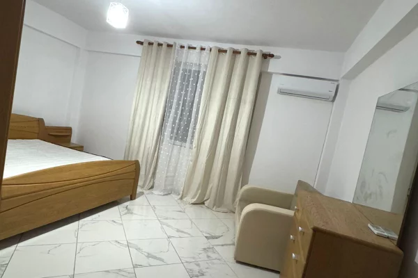 Shtepi me qera 1+1 ne Tirane - 43,000 Leke