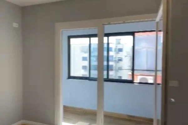 Shtepi ne shitje Apartament ne Tirane, 1+1, Mobilimi Bosh, pa mobiluar, Pagesa 98,000  Euro.