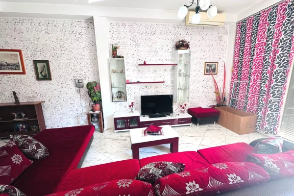 Shtepi me qera 1+1 ne Tirane - 45,000 Leke