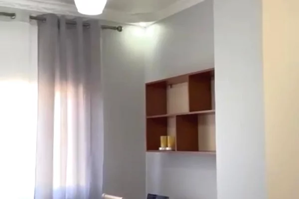 Shtepi me qera 2+1 ne Tirane - 60,000 Leke