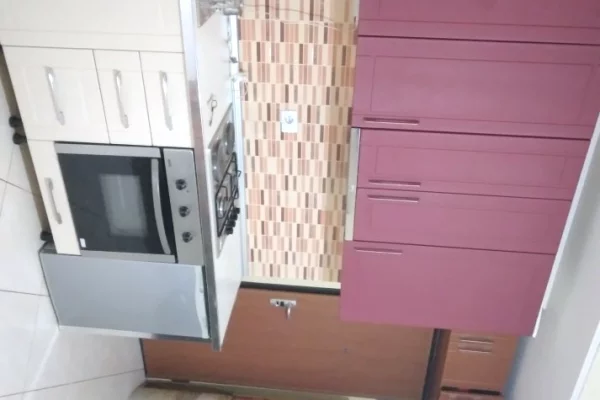 Shtepi me qera Apartament ne Tirane, 1+1, Mobilimi E mobiluar, Pagesa 40,000  Leke.