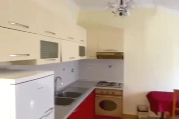 Shtepi me qera 2+1 ne Tirane - 45,000 Leke