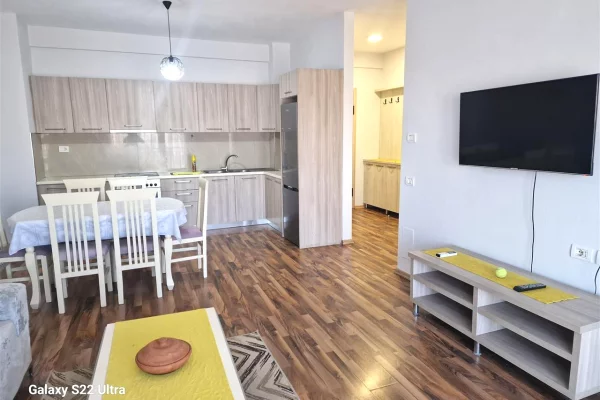 Shtepi me qera 2+1 ne Tirane - 65,000 Leke