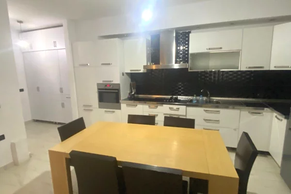 Casa in affitto 2+1 a Tirana - 50,000 Leke