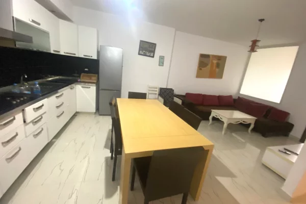 Shtepi me qera Apartament ne Tirane, 2+1, Mobilimi E mobiluar, Pagesa 50,000  Leke.
