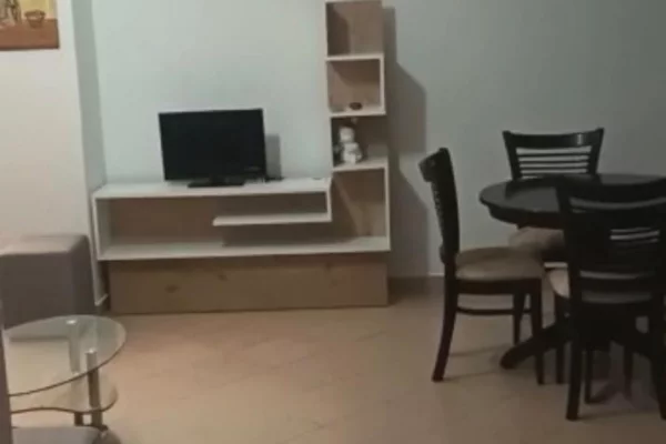 Shtepi me qera Apartament ne Tirane, 1+1, Mobilimi E mobiluar, Pagesa 45,000  Leke.