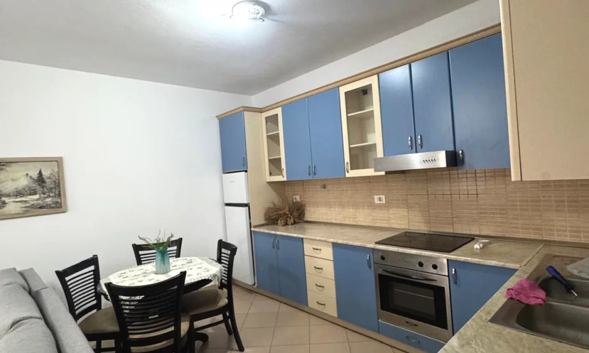 Shtepi me qera Apartament ne Tirane, 1+1, Mobilimi E mobiluar, Pagesa 43,000  Leke.