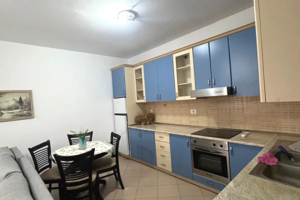 Shtepi me qera 1+1 ne Tirane - 43,000 Leke